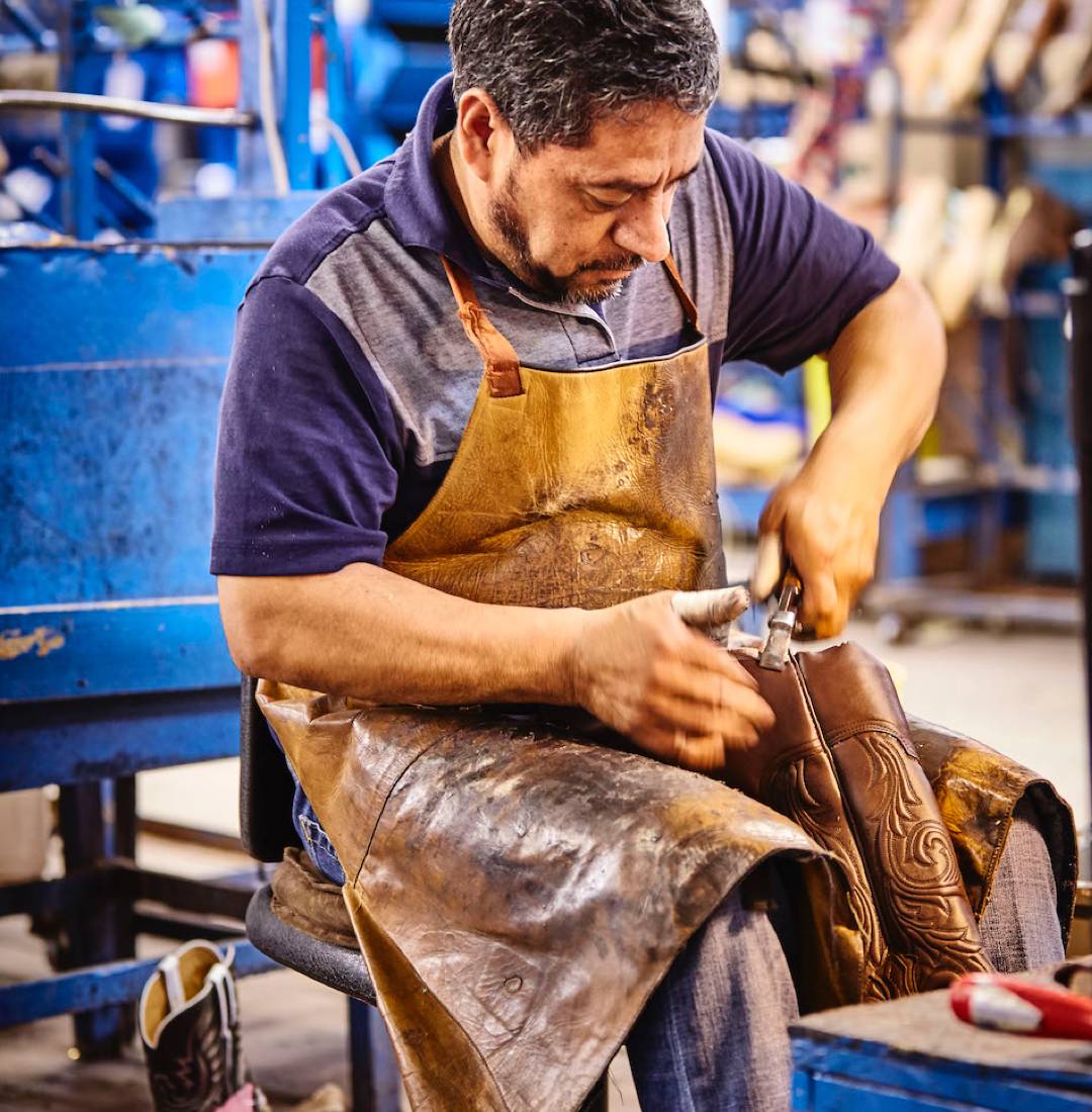 LASTING A BOOT