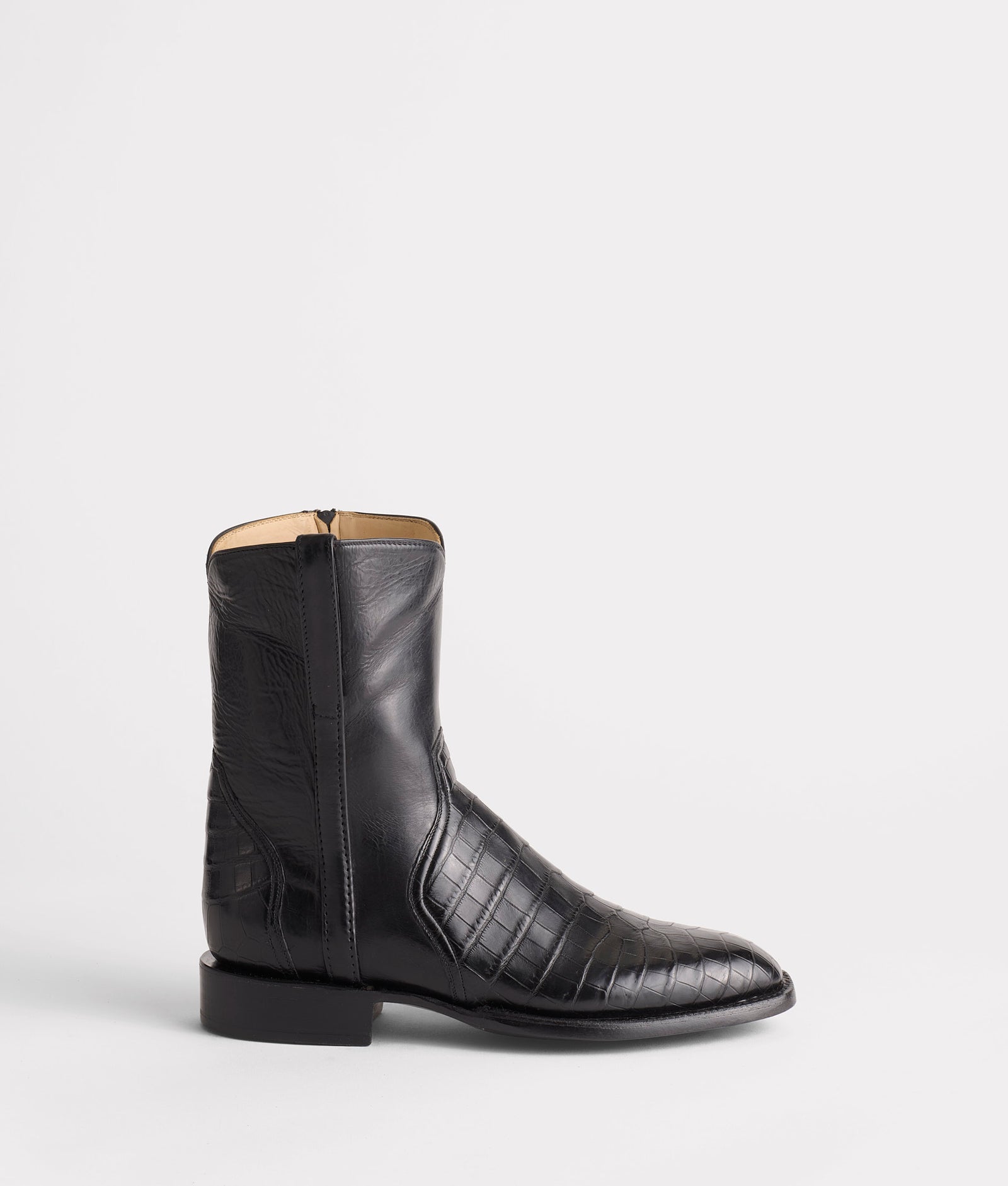 Elliott :: Black