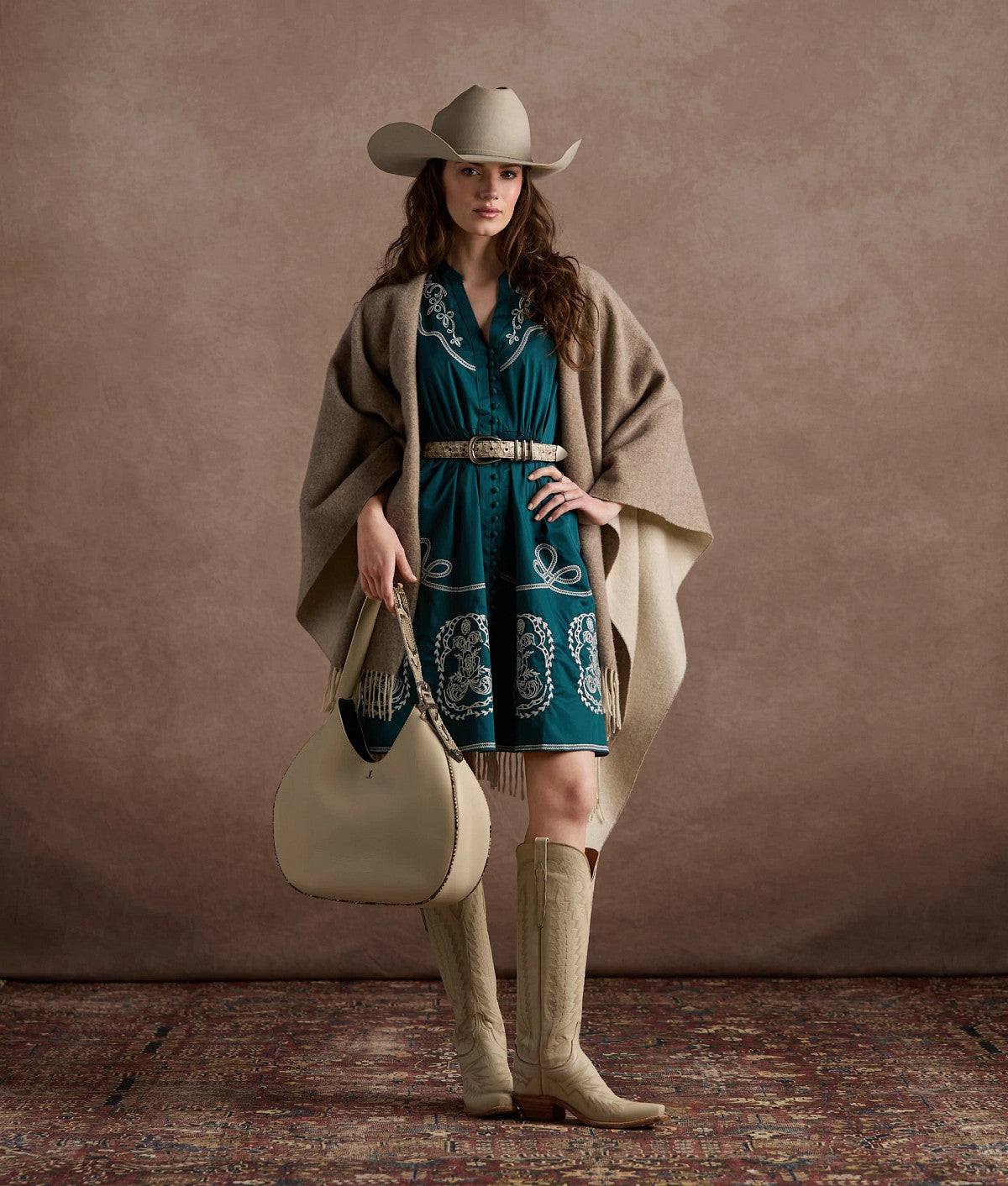 Priscilla Glitz Cream styled lifestyle photo 13