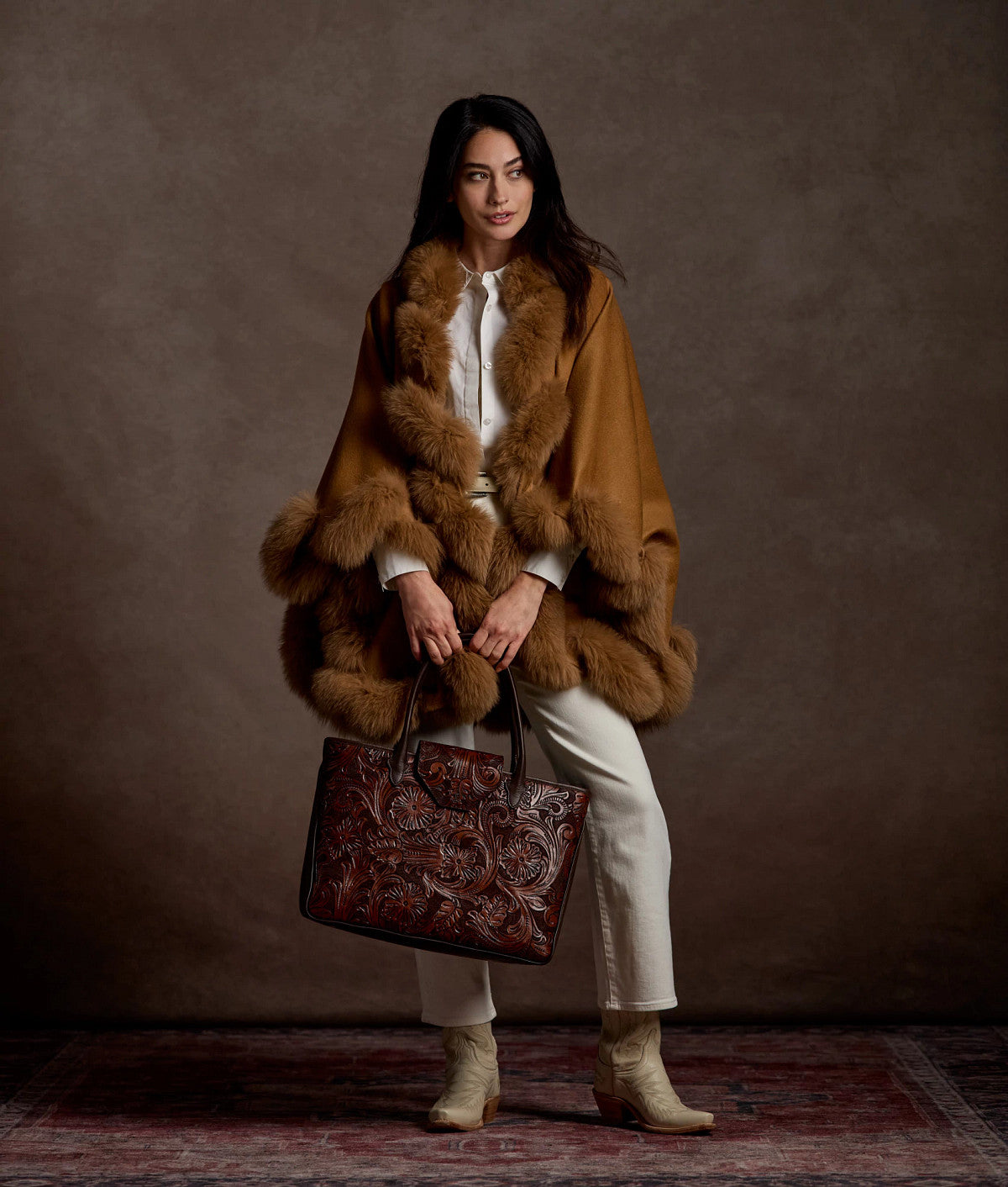 Priscilla Glitz Cream styled lifestyle photo 19