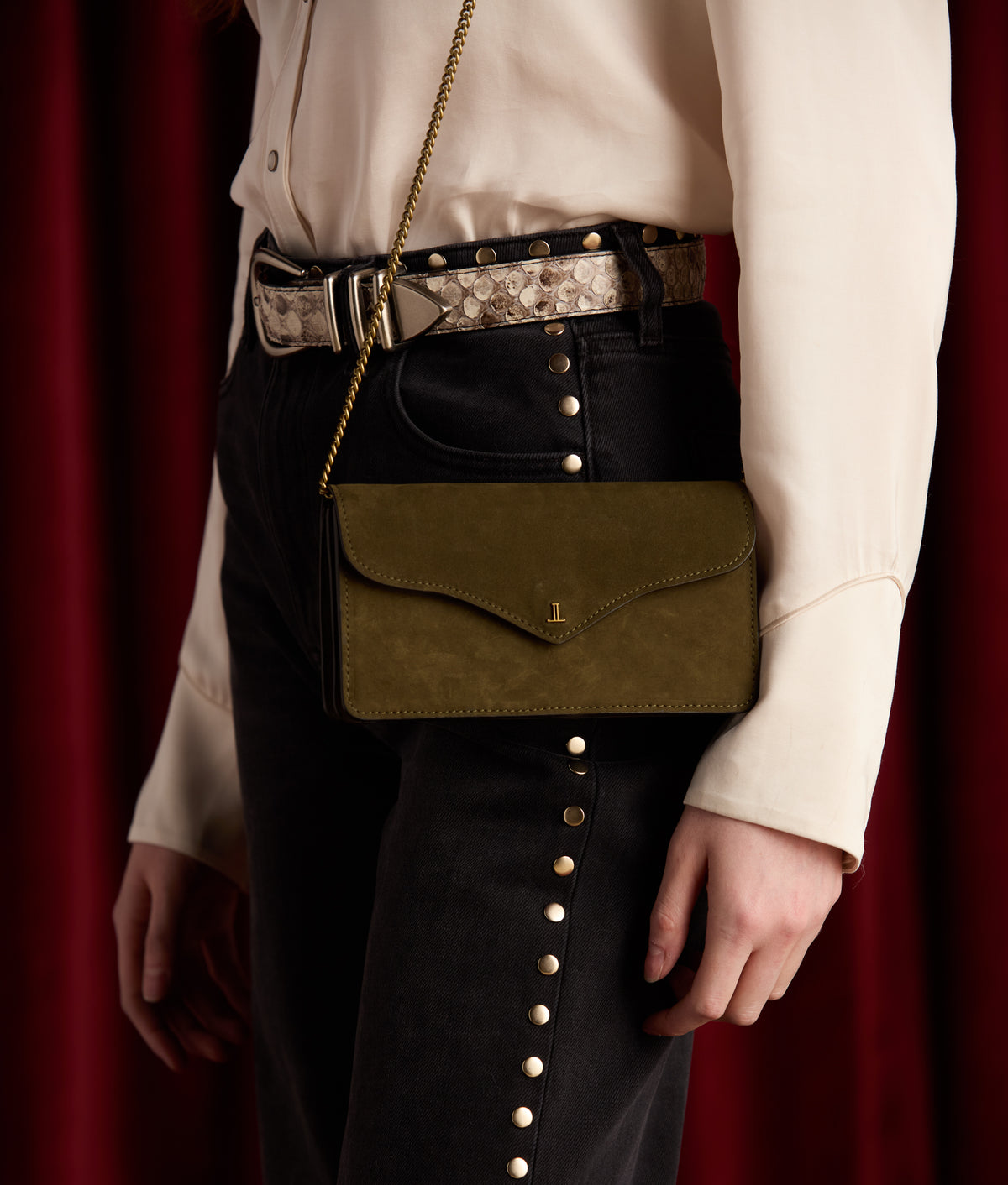 Long Wallet On A Chain :: Olive 2