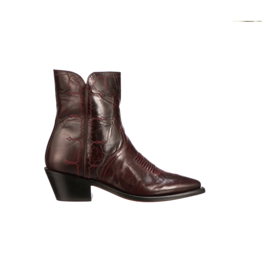 Mila :: Black Cherry