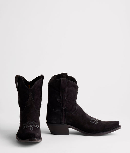 Elena :: Black